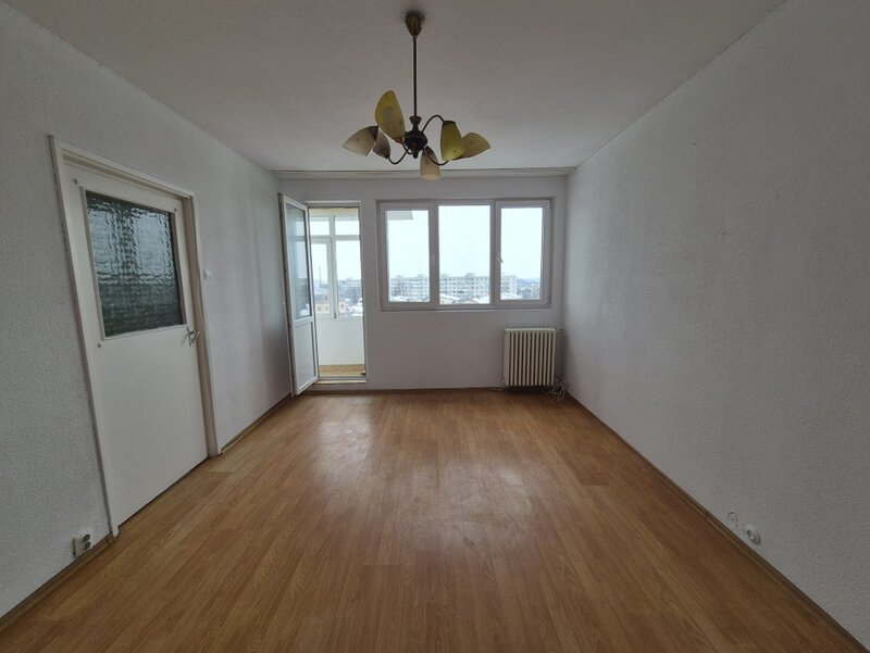 Metrou 1 Mai apartament 2 camere fara risc seismic, se accepta credit