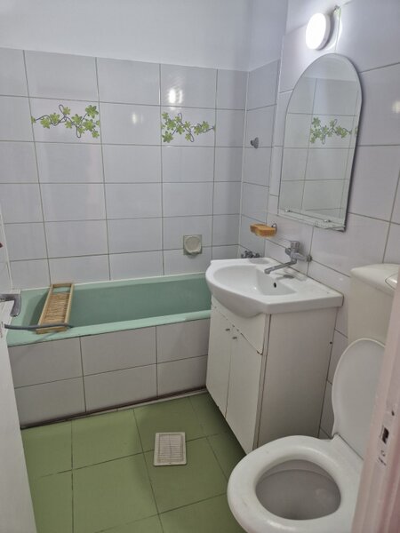 Metrou 1 Mai apartament 2 camere fara risc seismic, se accepta credit