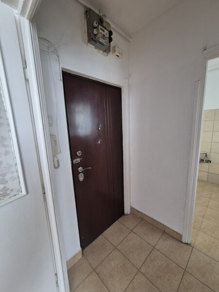 Metrou 1 Mai apartament 2 camere fara risc seismic, se accepta credit